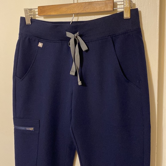 NWT FIGS Zamora Jogger Scrub Pants In Navy - Picture 5 of 11